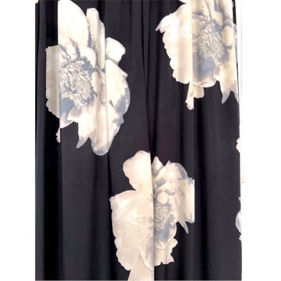 Women’s Black Tie Front Floral Wide Leg Stretchy Belted Jumpsuit Romper Small - Picture 5 of 5